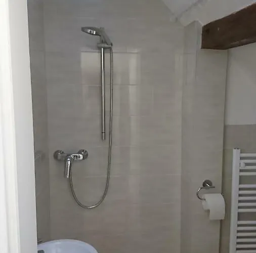 Kisfaludy Sándor Apartman *